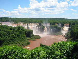 Brésil, Iguazu, vue d'ensemble des chutes