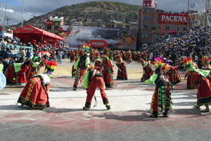 Danseurs de Tinku au carnaval d'oruro
