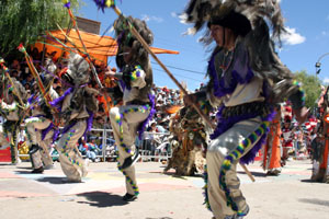 Danseurs de Tobas au carnaval d'Oruro