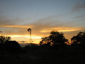 Bolivie, Santa Cruz, Chiquitanias, Missions Jesuites, coucher de soleil a conception