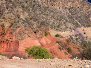Bolivie, Cochabamba, Toro Toro, route de montagne multicolore