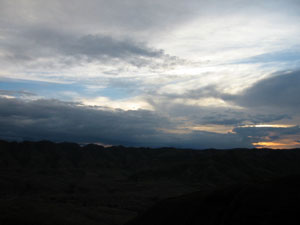 Bolivie, Cochabamba, Valle Alto, Vila Vila, coucher de soleil sur la montagne